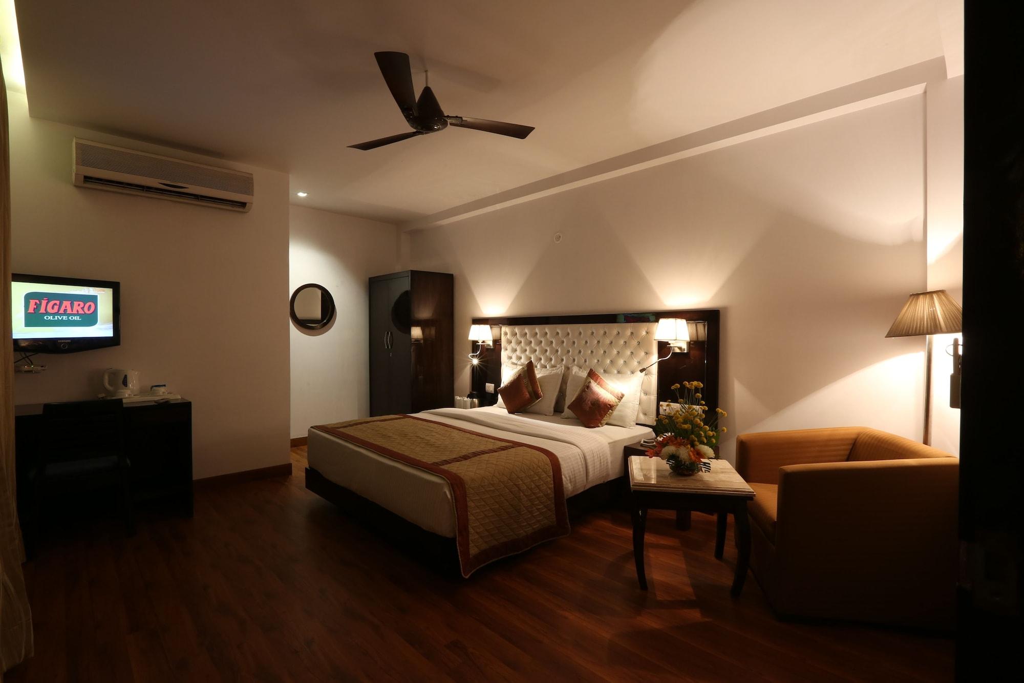 Hotel Waves, Delhi Airport Exterior photo