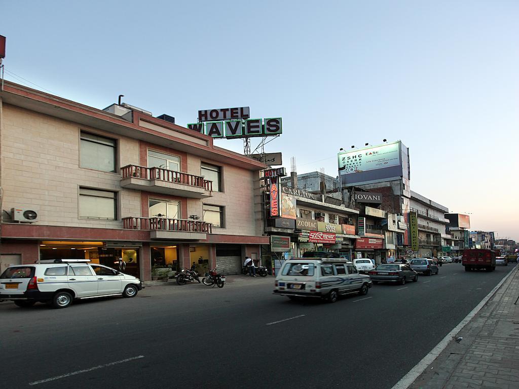 Hotel Waves, Delhi Airport Exterior photo