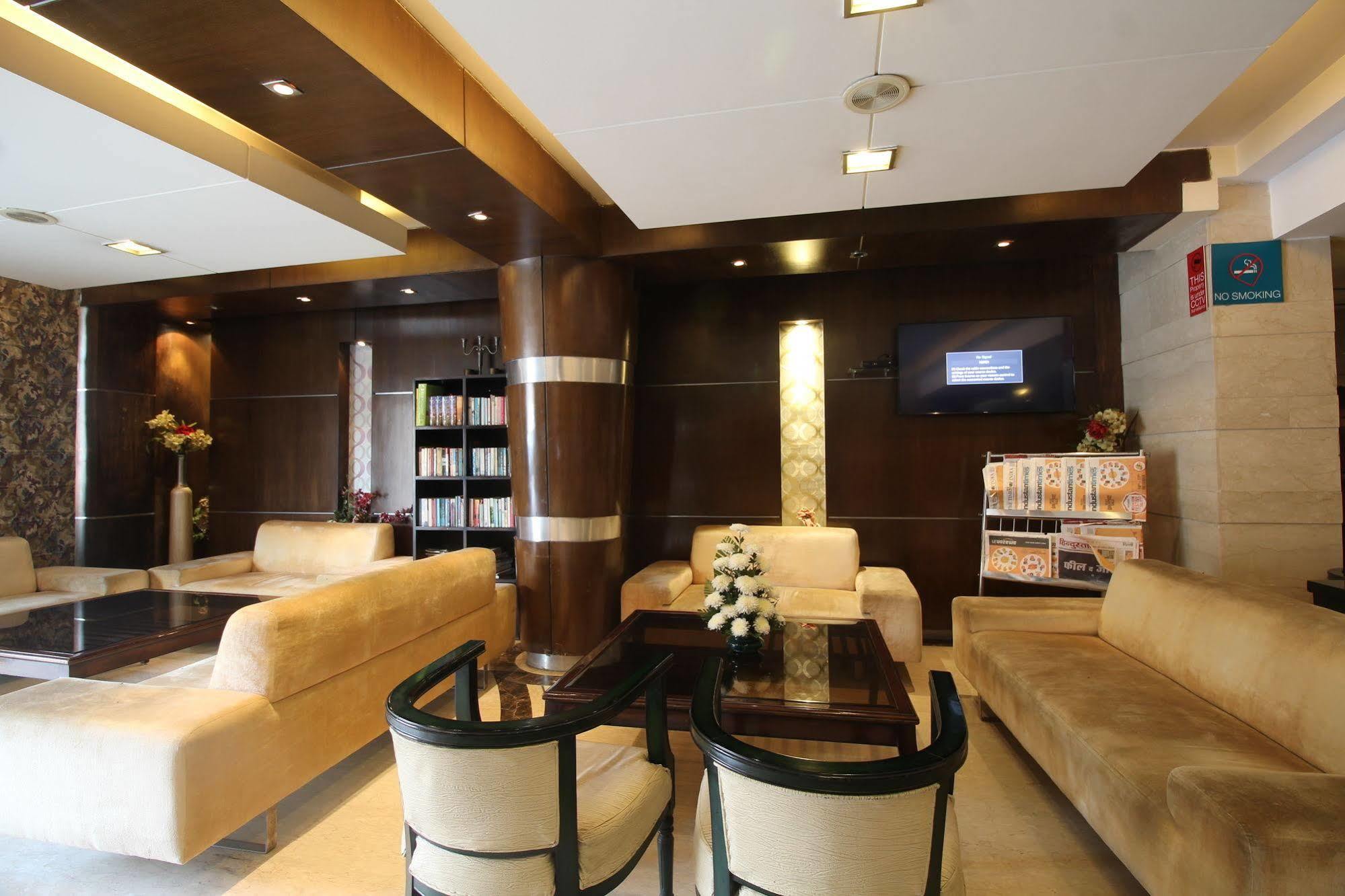Hotel Waves, Delhi Airport Exterior photo