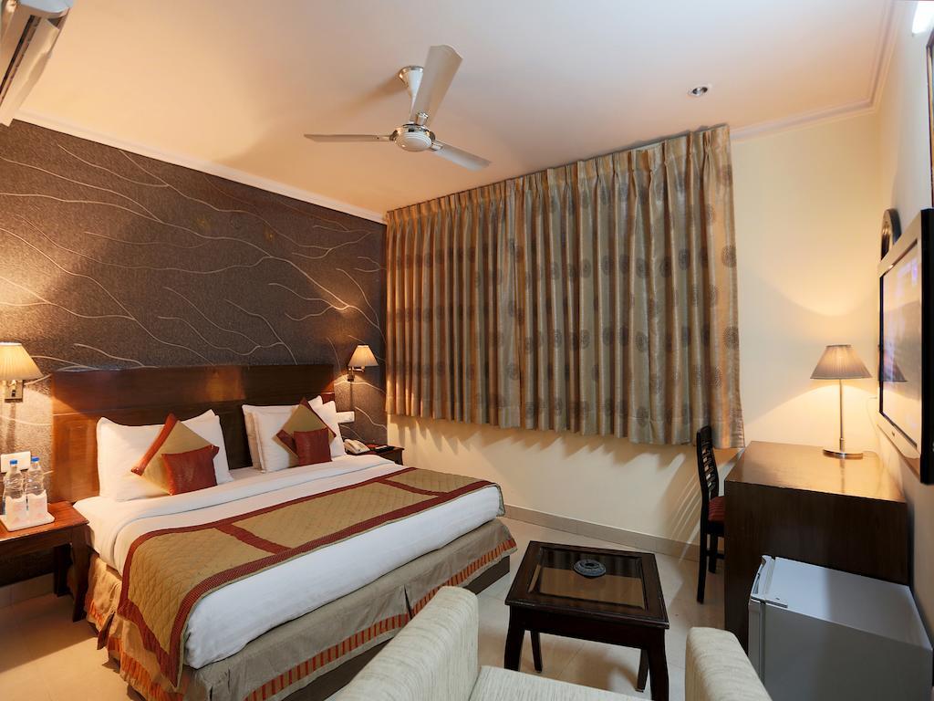 Hotel Waves, Delhi Airport Exterior photo
